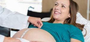 Cómo solicitar baja por maternidad antes del parto en España